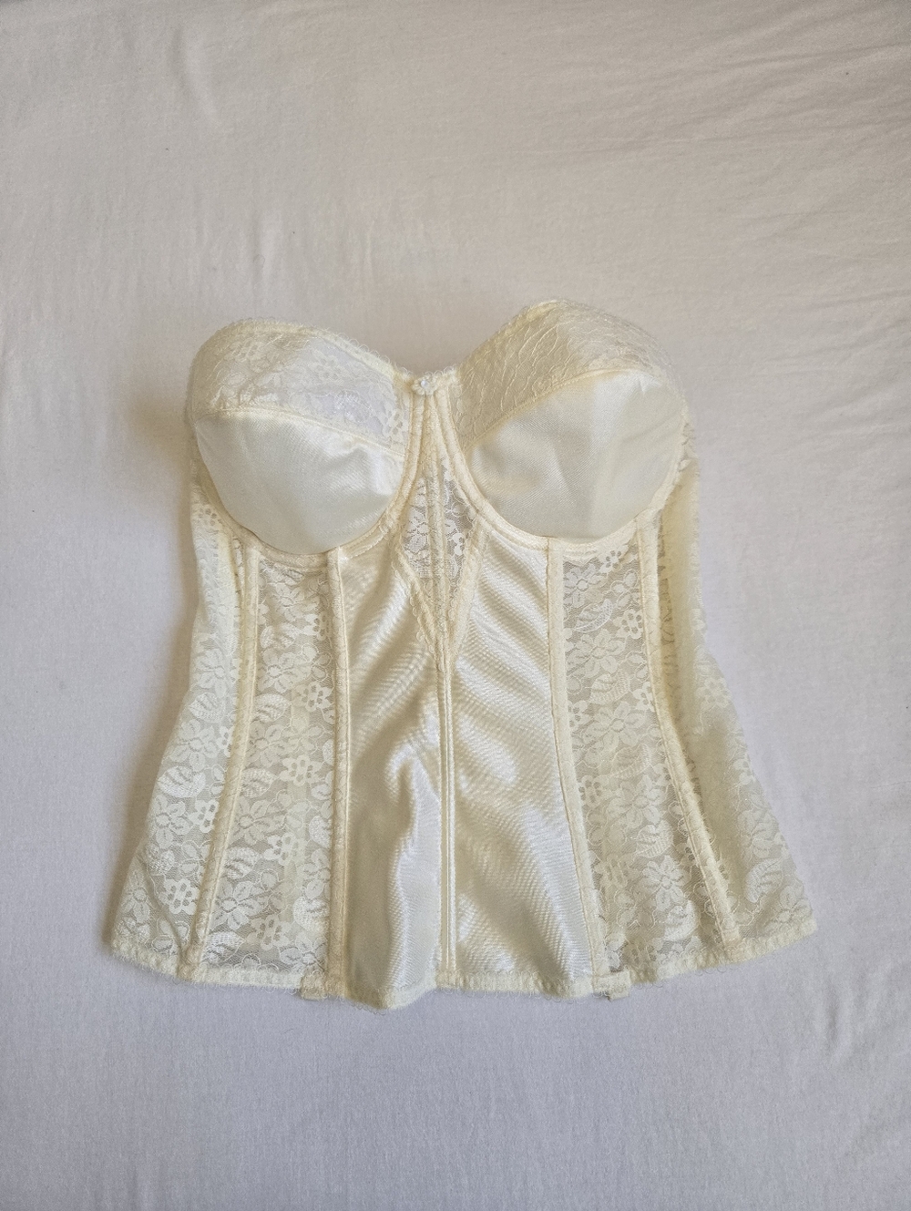 Dominique Corset Cream Lace Boning Size 32 DD E